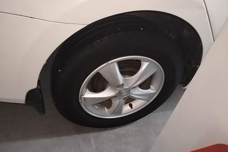 Used Hyundai Verna (older generation) 2016 1.4L Automatic Smart GLS Right Rear Wheel Hub