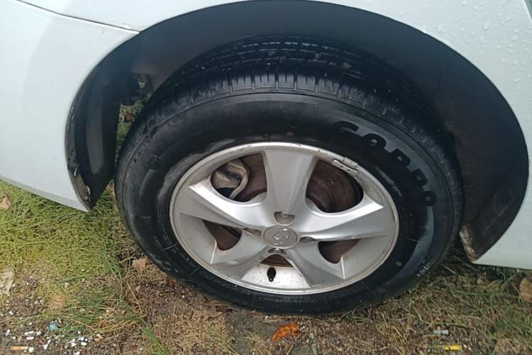 Used Hyundai Verna (older generation) 2016 1.4L Automatic Smart GLS Right Rear Wheel Hub