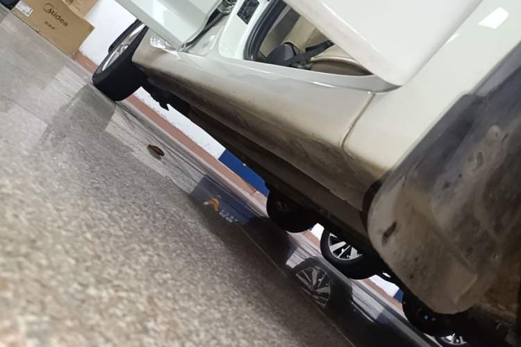 Used Hyundai Verna (older generation) 2016 1.4L Automatic Smart GLS Right Side Sill