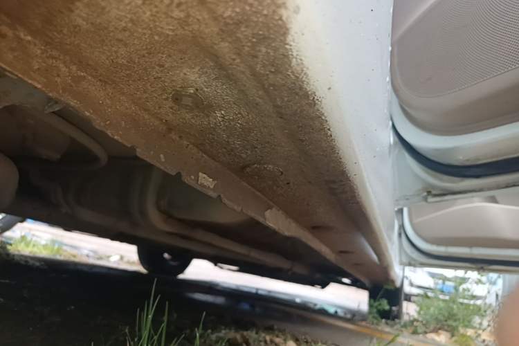 Used Hyundai Verna (older generation) 2016 1.4L Automatic Smart GLS Right Side Sill