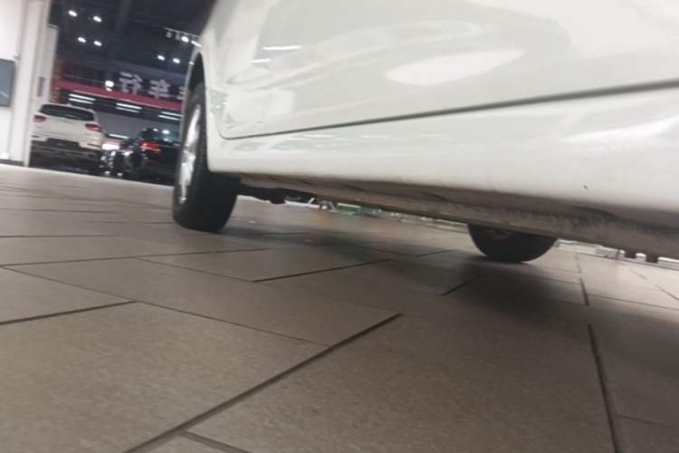 Used Hyundai Verna (older generation) 2016 1.4L Automatic Smart GLS Right Side Sill
