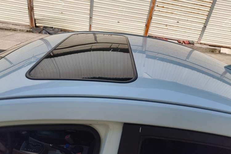 Used Hyundai Verna (older generation) 2016 1.4L Automatic Leading-Edge GLX Roof
