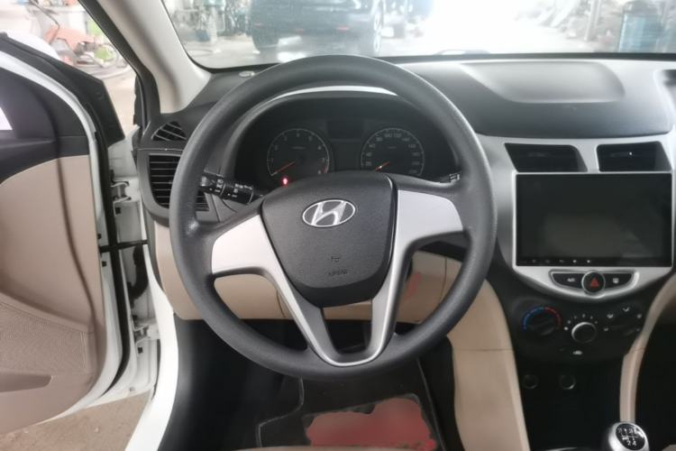 Used Hyundai Verna (older generation) 2016 1.4L Manual Smart GLS Trim Steering Wheel