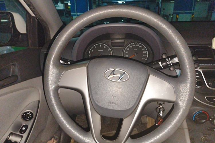 Used Hyundai Verna (older generation) 2016 1.4L Manual Smart GLS Trim Steering Wheel