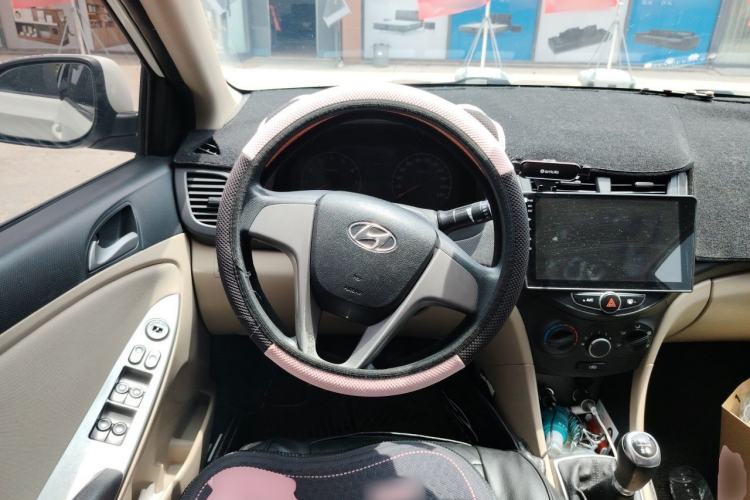 Used Hyundai Verna (older generation) 2016 1.4L Manual Smart GLS Trim Steering Wheel