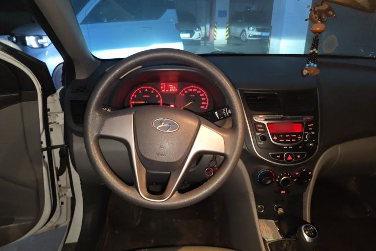 Used Hyundai Verna (older generation) 2016 1.4L Manual Smart GLS Trim Steering Wheel