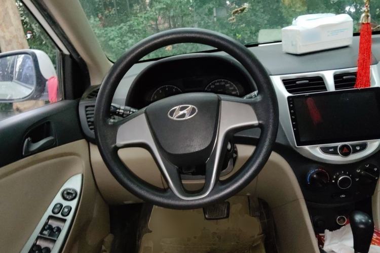 Used Hyundai Verna (older generation) 2016 1.4L Automatic Fashionable GS Model Steering Wheel
