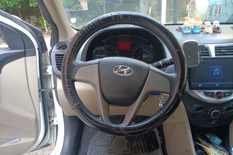 Used Hyundai Verna (older generation) 2016 1.4L Manual Smart GLS Trim Steering Wheel