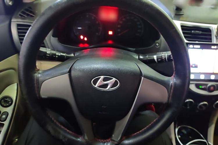 Used Hyundai Verna (older generation) 2016 1.4L Manual Smart GLS Trim Steering Wheel