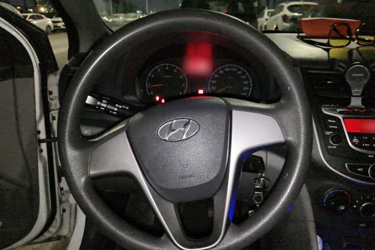 Used Hyundai Verna (older generation) 2016 1.4L Manual Smart GLS Trim Steering Wheel
