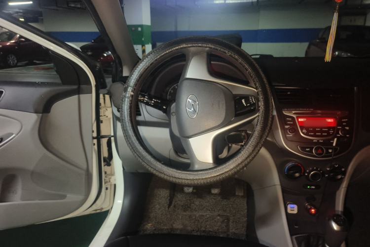 Used Hyundai Verna (older generation) 2016 1.4L Manual Smart GLS Trim Steering Wheel