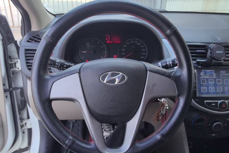 Used Hyundai Verna (older generation) 2016 1.4L Manual Smart GLS Trim Steering Wheel