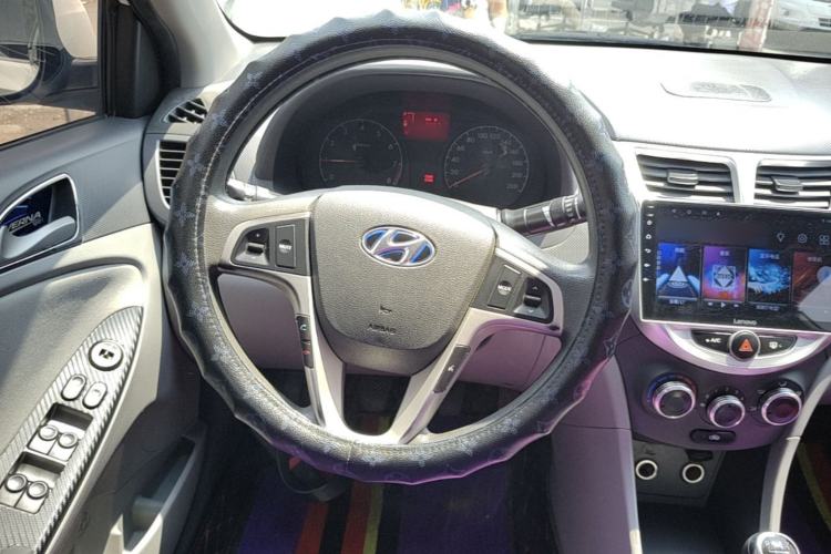 Used Hyundai Verna (older generation) 2016 1.4L Manual Smart GLS Trim Steering Wheel