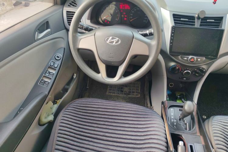 Used Hyundai Verna (older generation) 2016 1.4L Automatic Smart GLS Steering Wheel