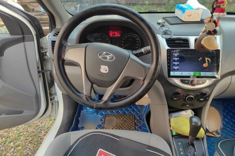 Used Hyundai Verna (older generation) 2016 1.4L Automatic Smart GLS Steering Wheel