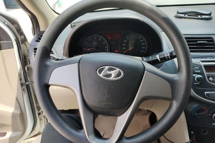 Used Hyundai Verna (older generation) 2016 1.4L Manual Smart GLS Trim Steering Wheel