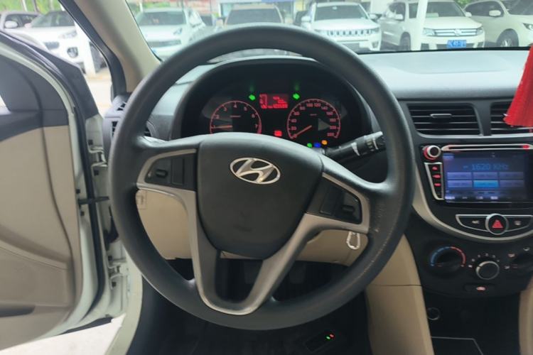 Used Hyundai Verna (older generation) 2016 1.4L Manual Smart GLS Trim Steering Wheel