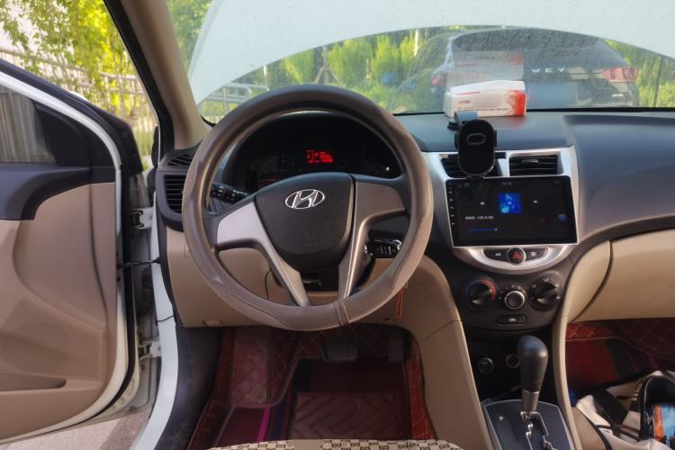 Used Hyundai Verna (older generation) 2016 1.4L Automatic Fashionable GS Model Steering Wheel