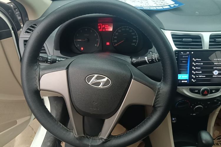 Used Hyundai Verna (older generation) 2016 1.4L Automatic Smart GLS Steering Wheel