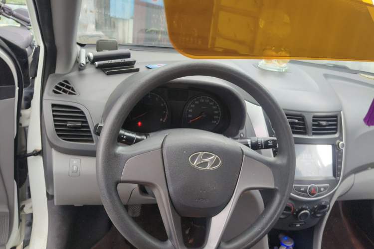 Used Hyundai Verna (older generation) 2016 1.4L Manual Smart GLS Trim Steering Wheel