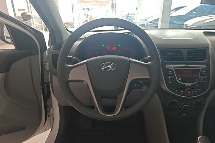 Used Hyundai Verna (older generation) 2016 1.4L Manual Smart GLS Trim Steering Wheel