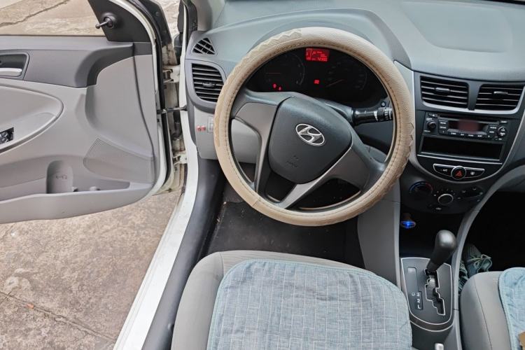 Used Hyundai Verna (older generation) 2016 1.4L Automatic Fashionable GS Model Steering Wheel