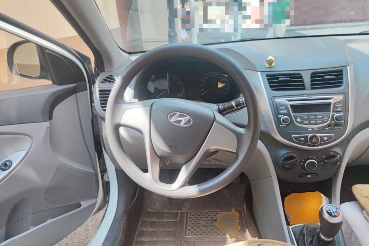 Used Hyundai Verna (older generation) 2016 1.4L Manual Smart GLS Trim Steering Wheel
