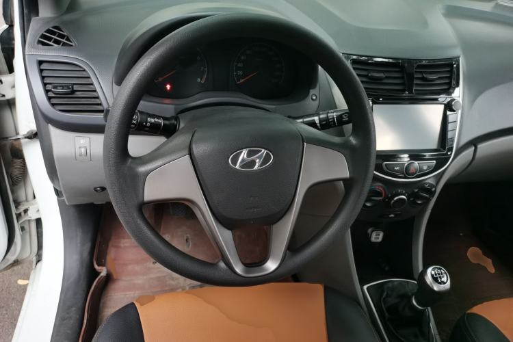Used Hyundai Verna (older generation) 2016 1.4L Manual Smart GLS Trim Steering Wheel