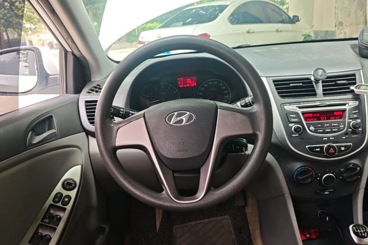 Used Hyundai Verna (older generation) 2016 1.4L Manual Smart GLS Trim Steering Wheel