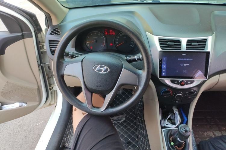 Used Hyundai Verna (older generation) 2016 1.4L Manual Smart GLS Trim Steering Wheel