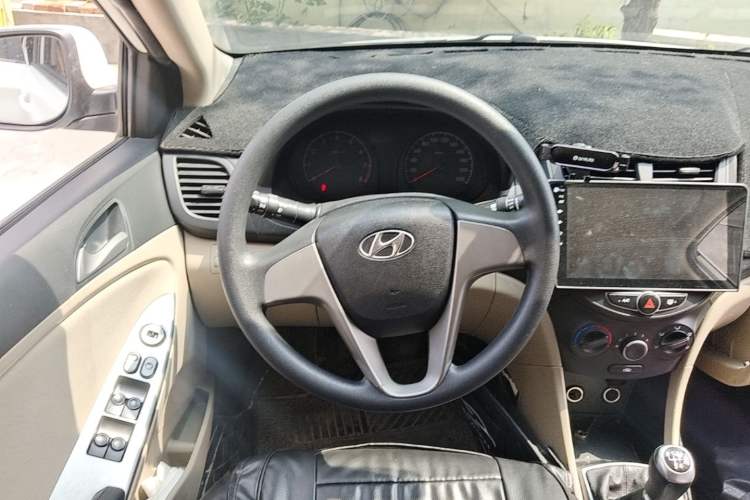 Used Hyundai Verna (older generation) 2016 1.4L Manual Smart GLS Trim Steering Wheel