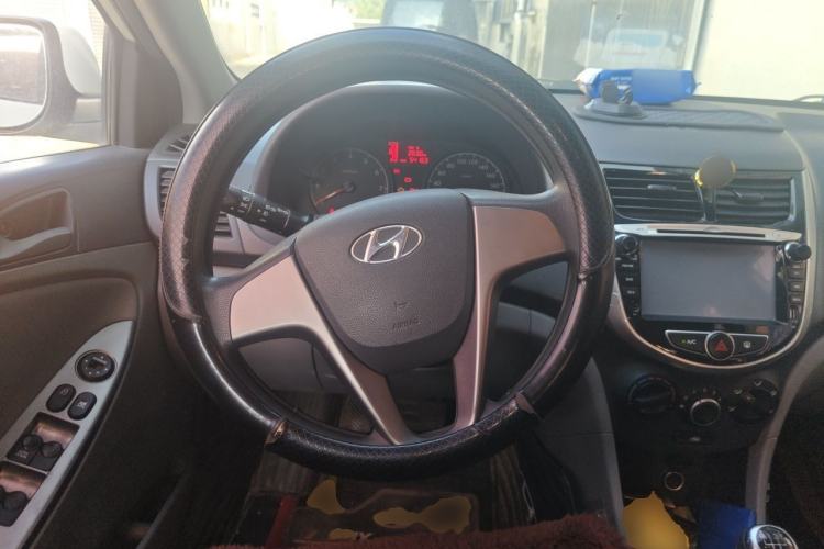 Used Hyundai Verna (older generation) 2016 1.4L Manual Smart GLS Trim Steering Wheel