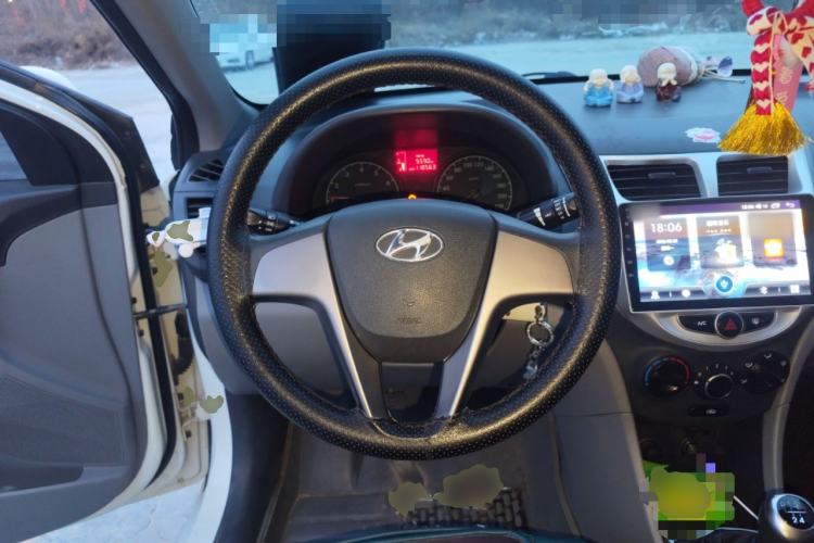 Used Hyundai Verna (older generation) 2016 1.4L Manual Smart GLS Trim Steering Wheel
