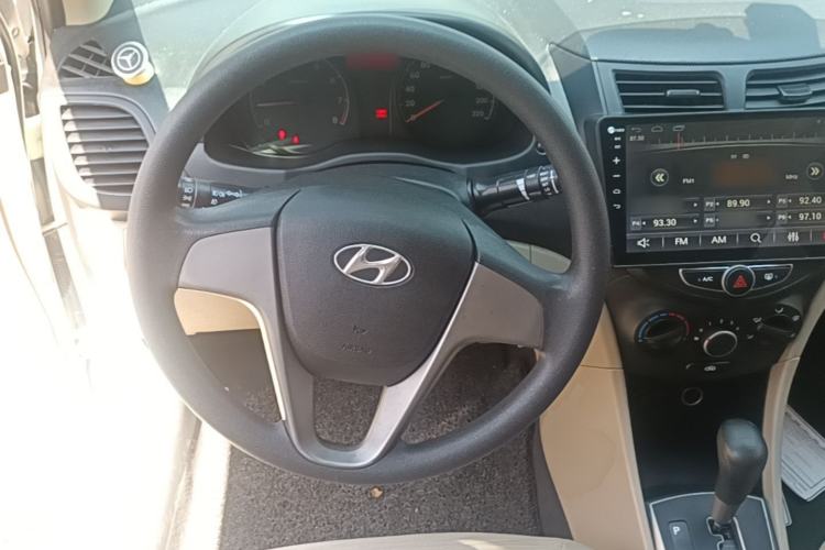 Used Hyundai Verna (older generation) 2016 1.4L Automatic Fashionable GS Model Steering Wheel