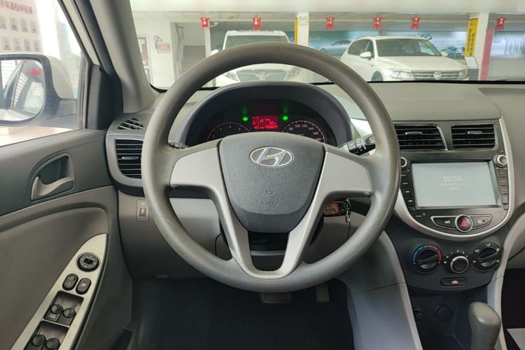 Used Hyundai Verna (older generation) 2016 1.4L Automatic Smart GLS Steering Wheel