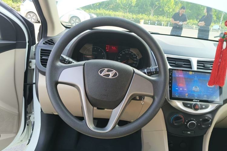 Used Hyundai Verna (older generation) 2016 1.4L Manual Smart GLS Trim Steering Wheel