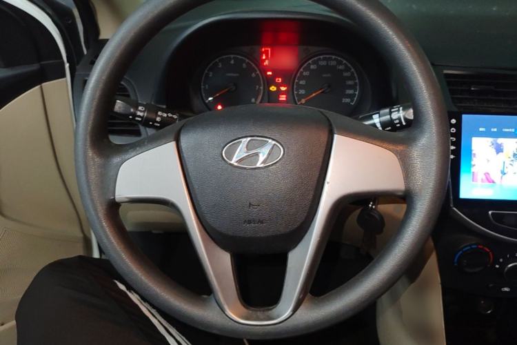 Used Hyundai Verna (older generation) 2016 1.4L Manual Smart GLS Trim Steering Wheel