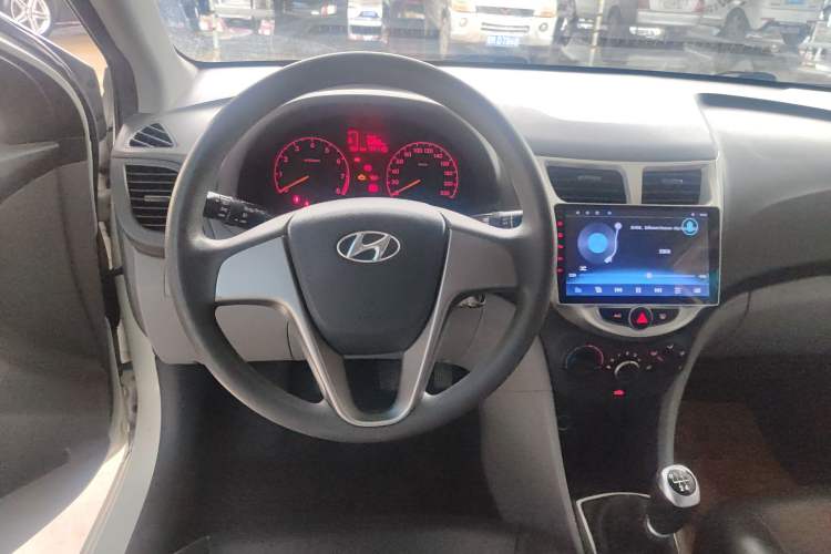 Used Hyundai Verna (older generation) 2016 1.4L Manual Smart GLS Trim Steering Wheel