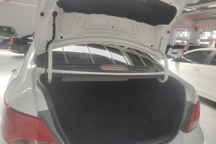 Used Hyundai Verna (older generation) 2016 1.4L Automatic Leading-Edge GLX Trunk