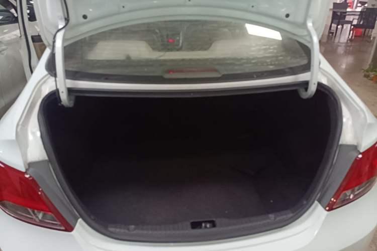 Used Hyundai Verna (older generation) 2016 1.4L Automatic Smart GLS Trunk