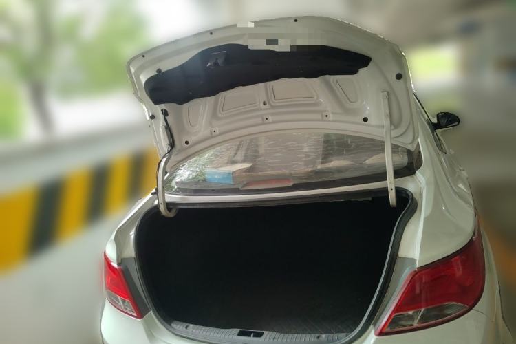 Used Hyundai Verna (older generation) 2016 1.4L Automatic Smart GLS Trunk