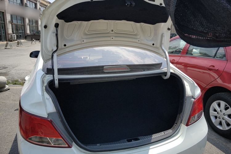 Used Hyundai Verna (older generation) 2016 1.4L Manual Smart GLS Trim Trunk