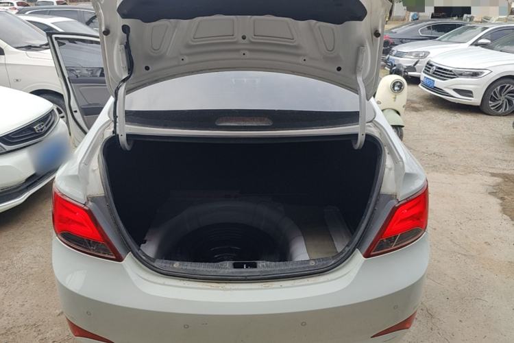 Used Hyundai Verna (older generation) 2016 1.4L Automatic Smart GLS Trunk