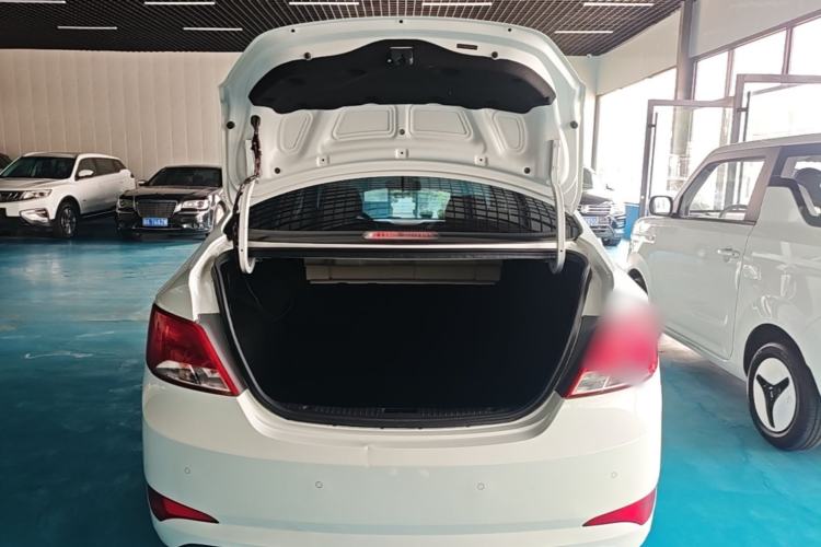 Used Hyundai Verna (older generation) 2016 1.4L Automatic Smart GLS Trunk