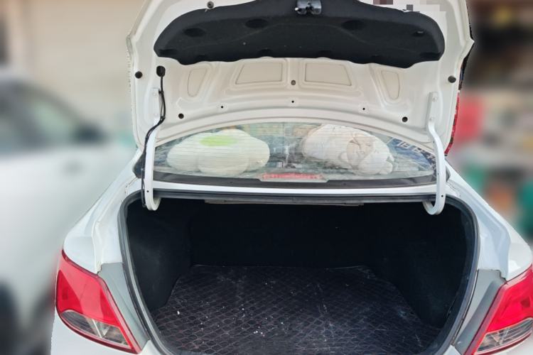 Used Hyundai Verna (older generation) 2016 1.4L Automatic Smart GLS Trunk