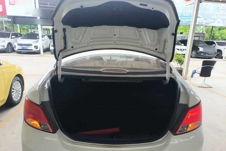 Used Hyundai Verna (older generation) 2016 1.4L Manual Smart GLS Trim Trunk
