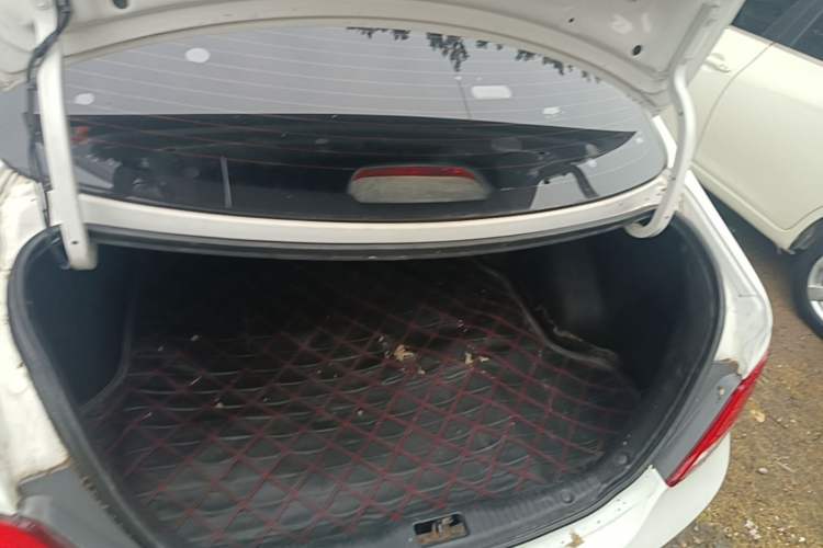 Used Hyundai Verna (older generation) 2016 1.4L Automatic Smart GLS Trunk
