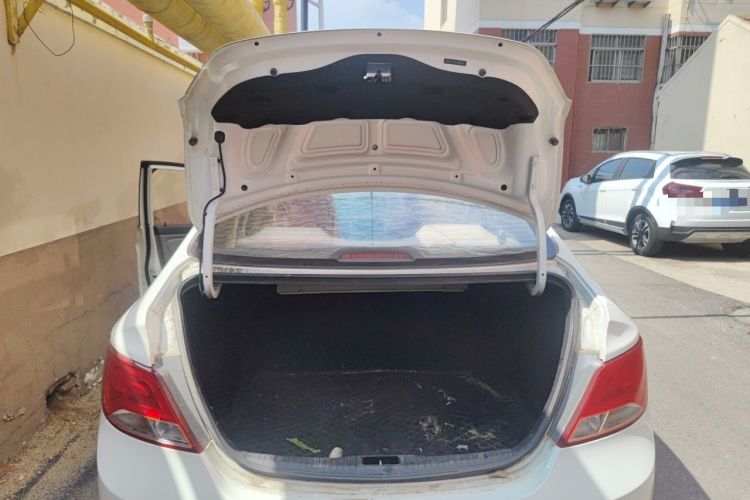 Used Hyundai Verna (older generation) 2016 1.4L Manual Smart GLS Trim Trunk