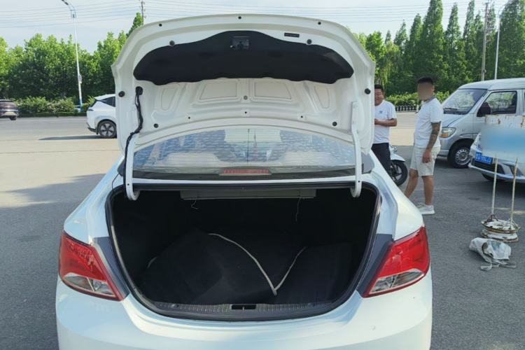 Used Hyundai Verna (older generation) 2016 1.4L Manual Smart GLS Trim Trunk