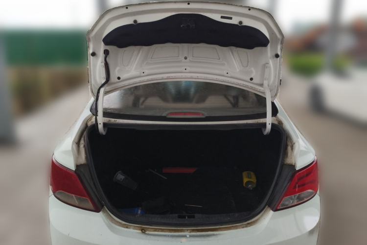 Used Hyundai Verna (older generation) 2016 1.4L Manual Flagship TOP Model Trunk